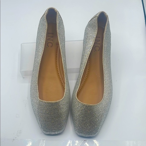 INC International Concepts Women's Shimmering silver rhinestones, flats, Sz: 7 - Picture 1 of 7